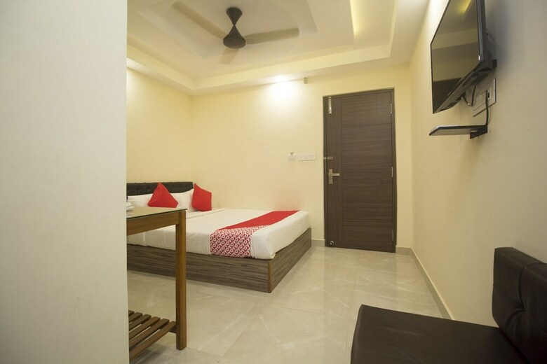 Hotel Oyo 24810 Silver Crescent