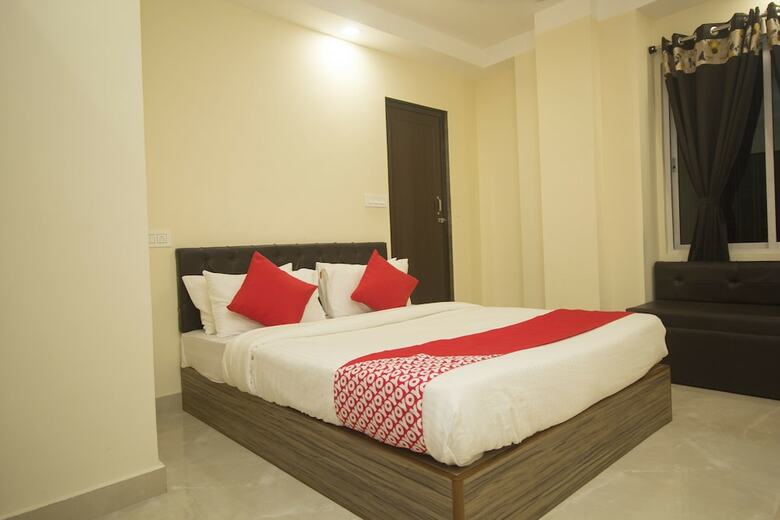 Hotel Oyo 24810 Silver Crescent