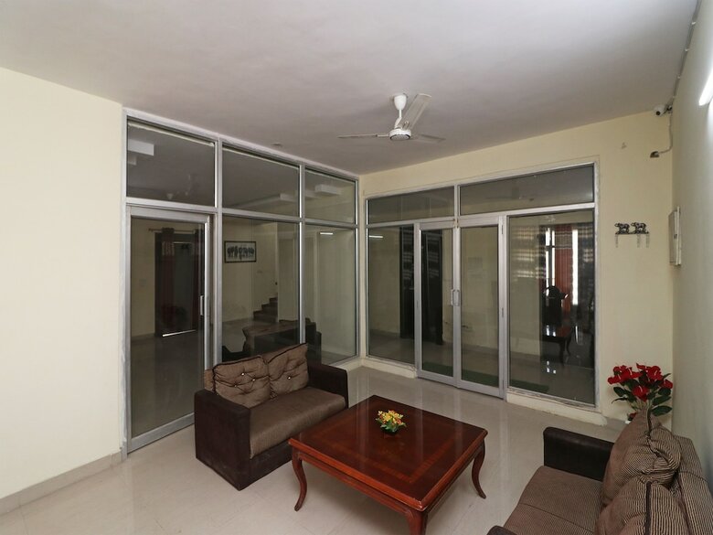 Hotel Oyo 26869 Taj View Pent House