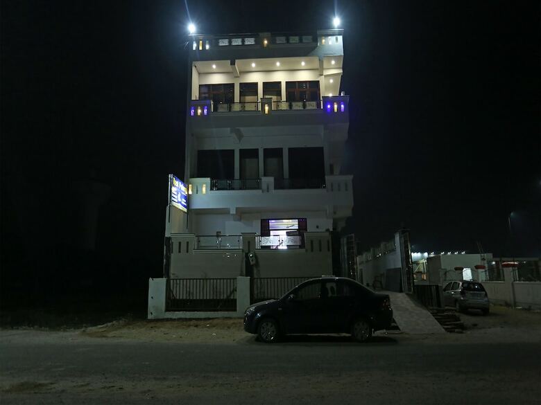 Oyo 26628 Hotel Rest Palace