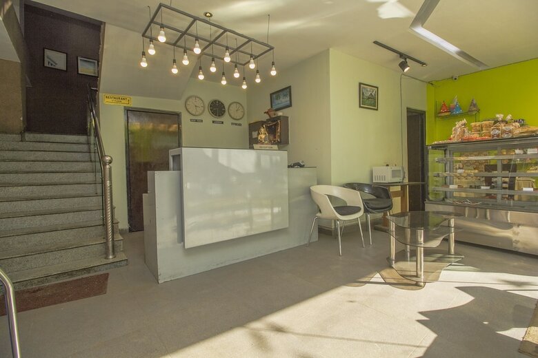 Hotel Oyo 28171 Kava Suites