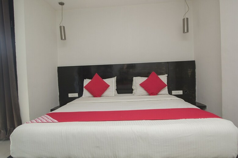 Hotel Oyo 28171 Kava Suites