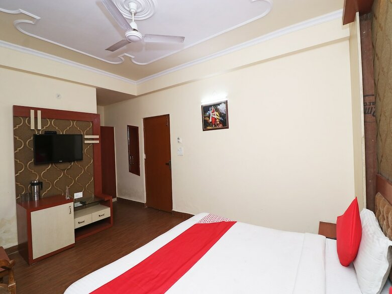 Oyo 7440 Hotel Paradise