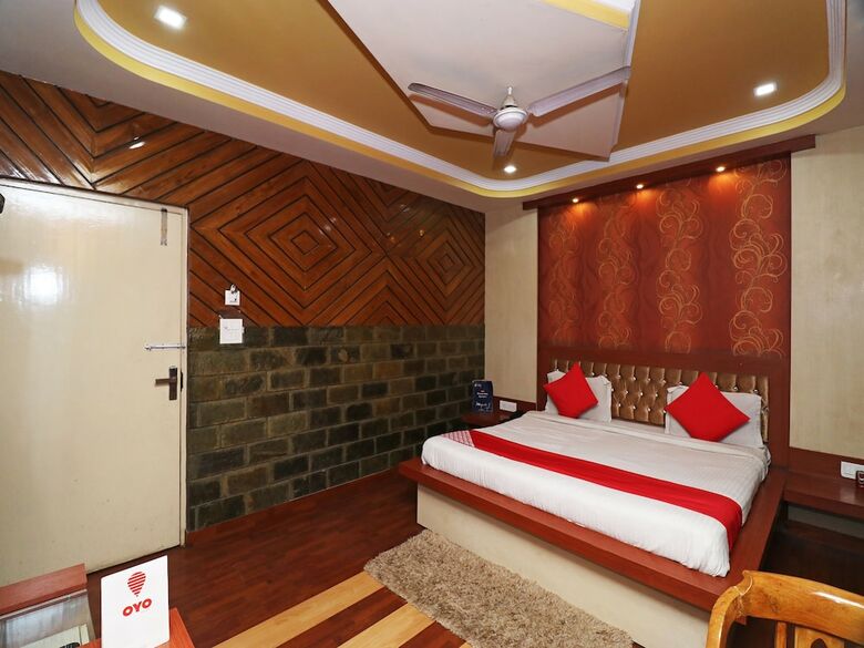 Oyo 7440 Hotel Paradise