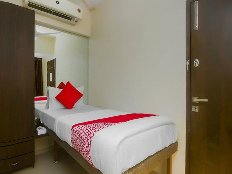 Oyo 22086 Hotel Park View