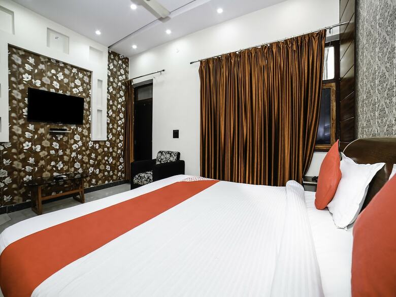 Oyo 28071 Hotel Prakash Regency