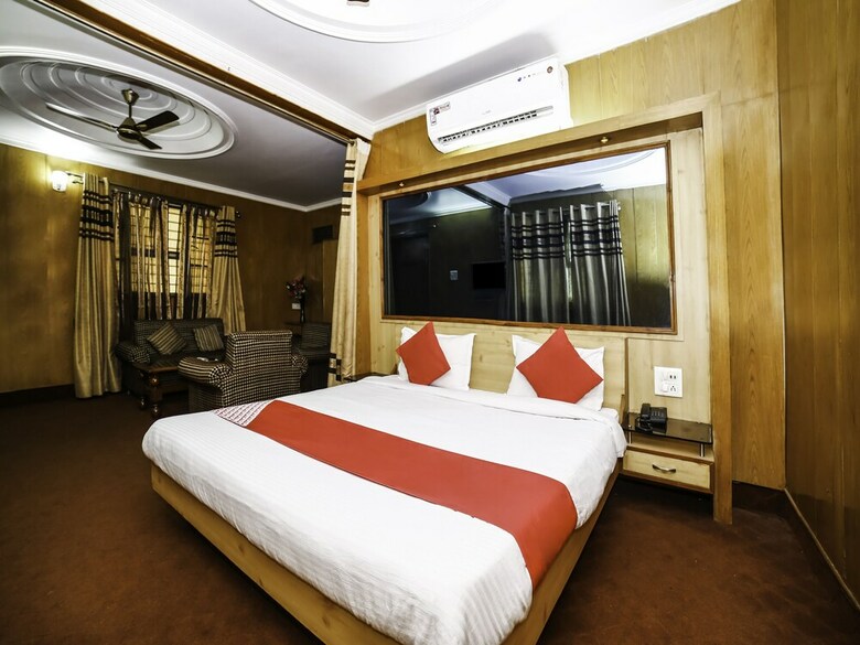 Oyo 28071 Hotel Prakash Regency