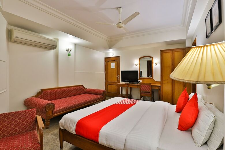 Oyo 23288 Hotel Pinnacle