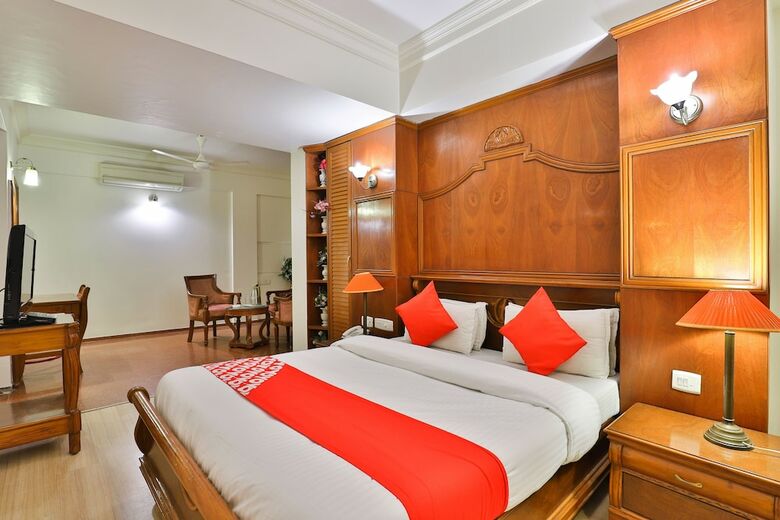 Oyo 23288 Hotel Pinnacle