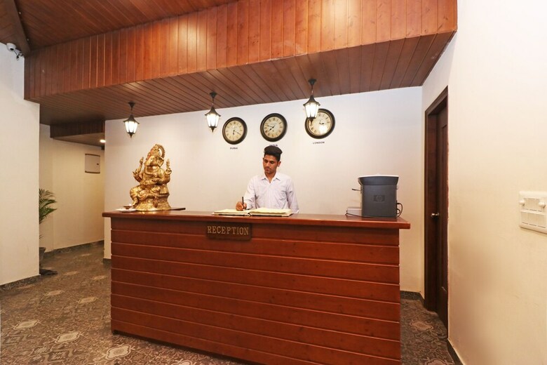 Oyo 16063 Hotel Grand Valley