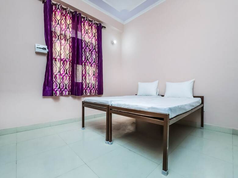 Apartamentos Oyo 27881 Living Sector 135