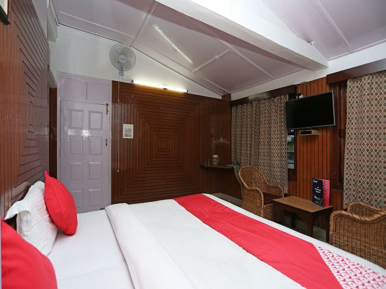Oyo 10653 Hotel Clark