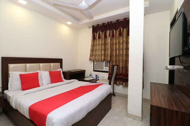 Oyo 28646 Hotel Golden Heart