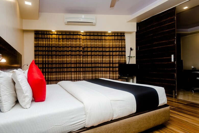 Capital O 27600 Hotel Sai Plaza