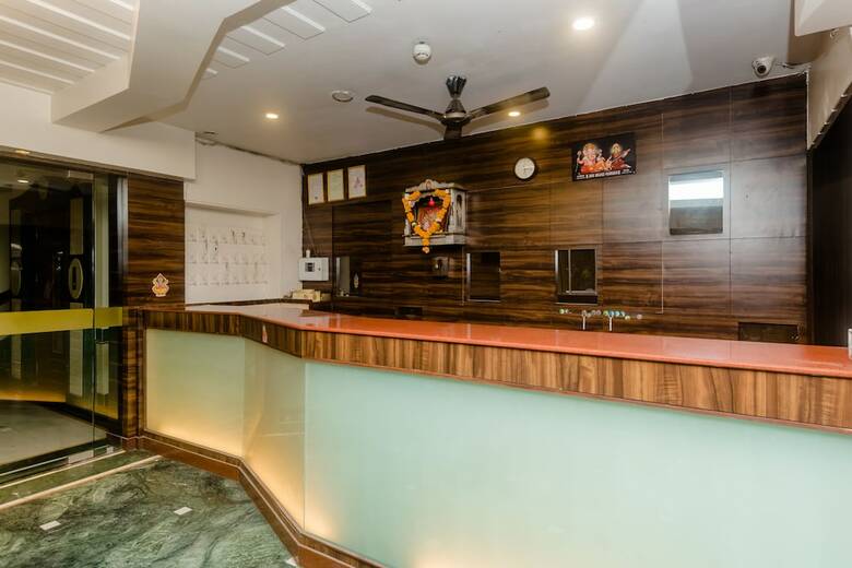 Capital O 27600 Hotel Sai Plaza