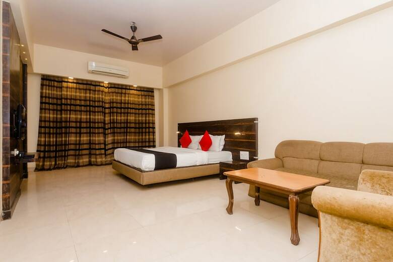 Capital O 27600 Hotel Sai Plaza