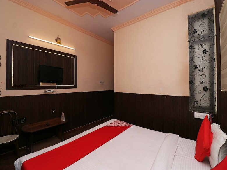 Oyo 8379 Hotel Kamal