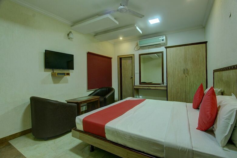 Oyo 26797 Ss Hotels