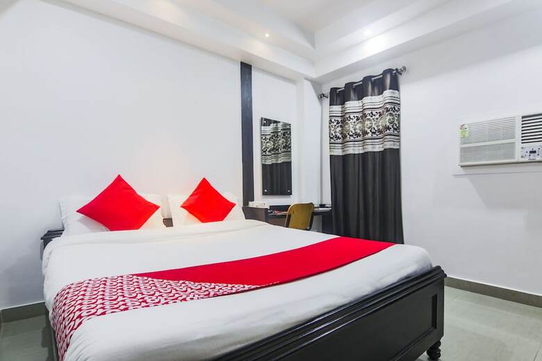 Oyo 23403 Hotel Rashmi