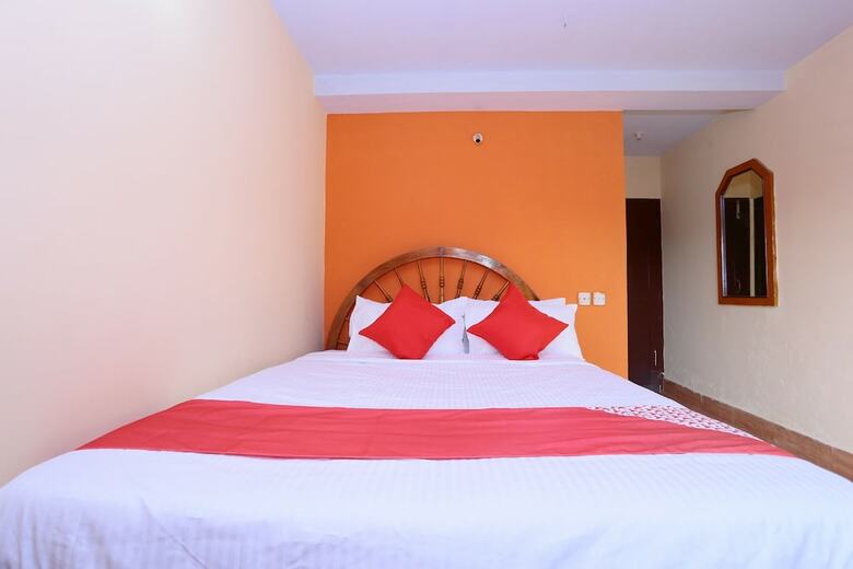 Hotel Oyo 24221 Daneys Guest House