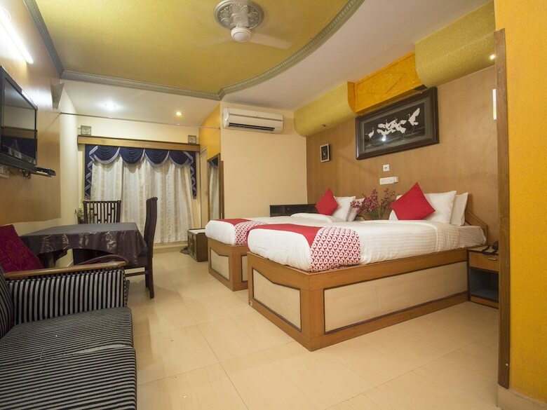 Oyo 16041 Hotel Golden Moments