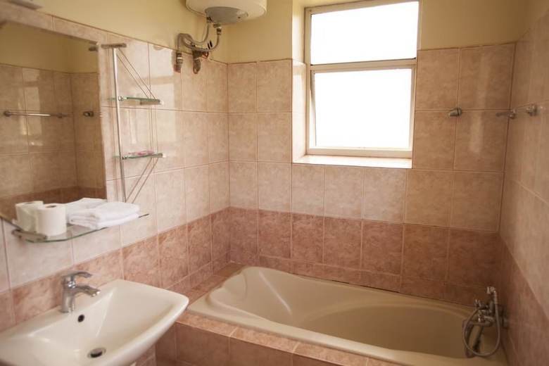 Hotel Ssese Habitat Resort