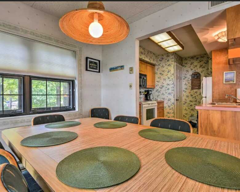 Cozy Pocono Mountain Escape