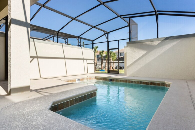 Wonderful Vacation Townhouse With Pool Sl4893