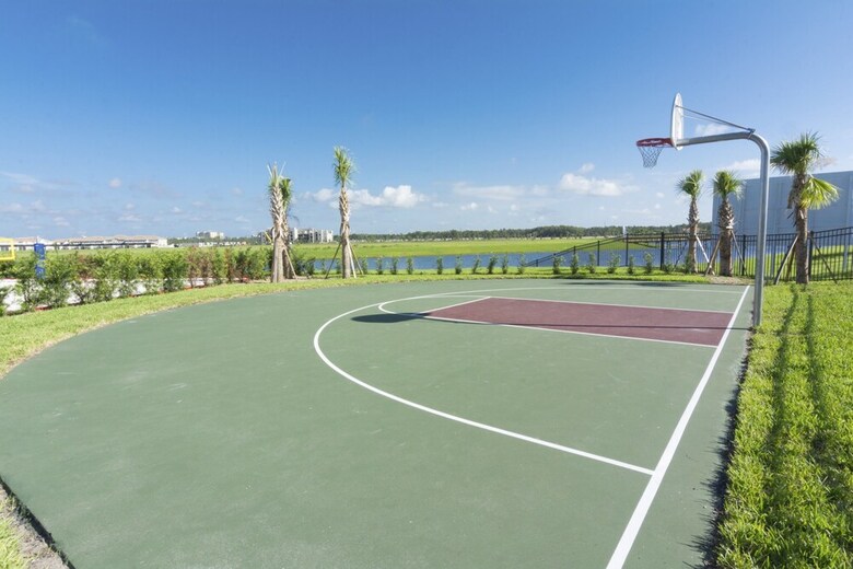Lovely Vacation Townhouse With Pool Sl3103