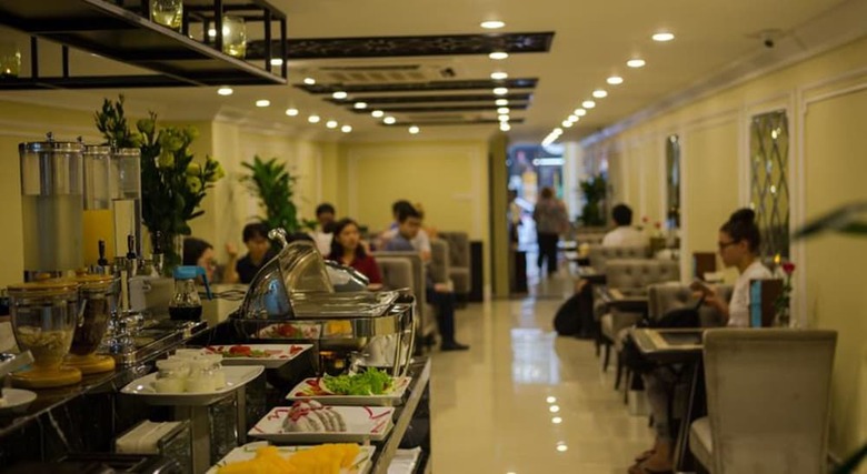 Rising Dragon Palace Hotel