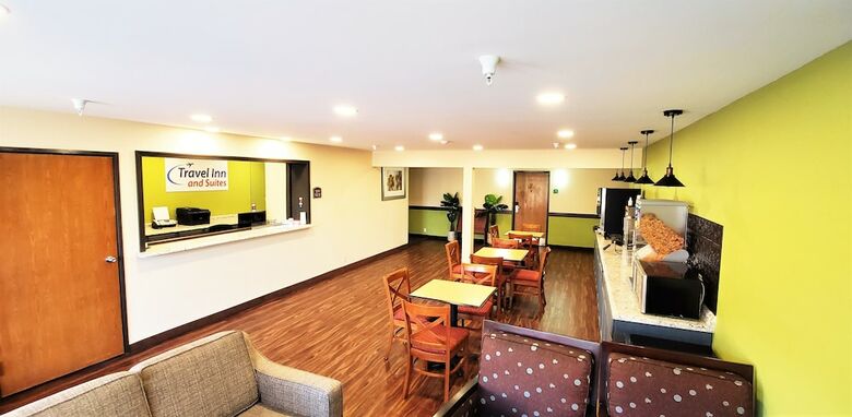 Hotel Travel Inn & Suites