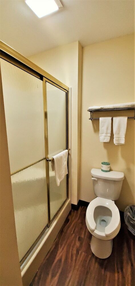 Hotel Travel Inn & Suites