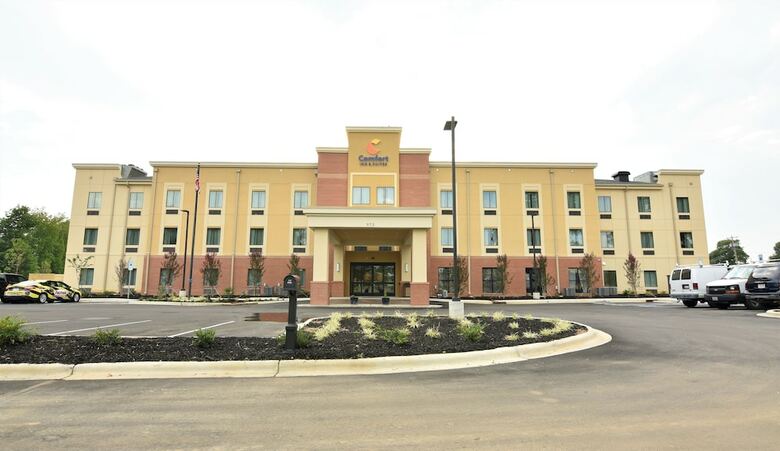 Hotel Comfort Inn And Suites