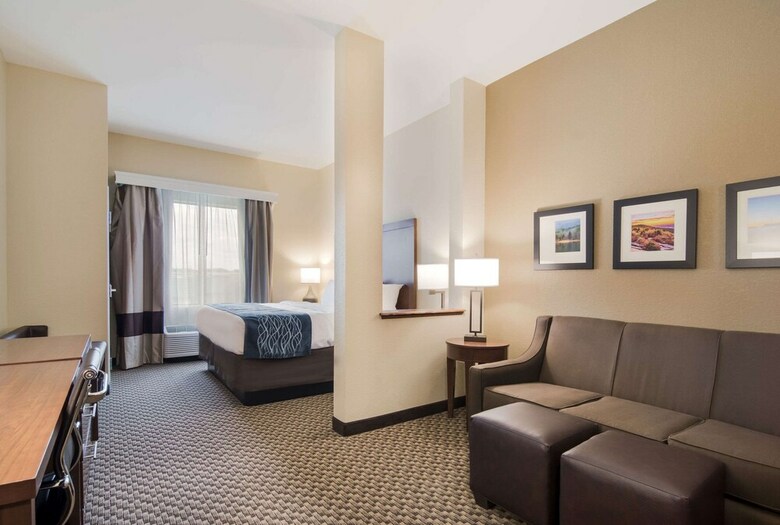 Hotel Comfort Inn And Suites