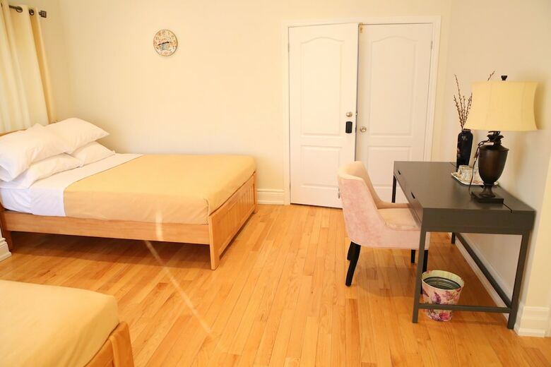 Apartamentos Elegant Suite At 700 Bathurst