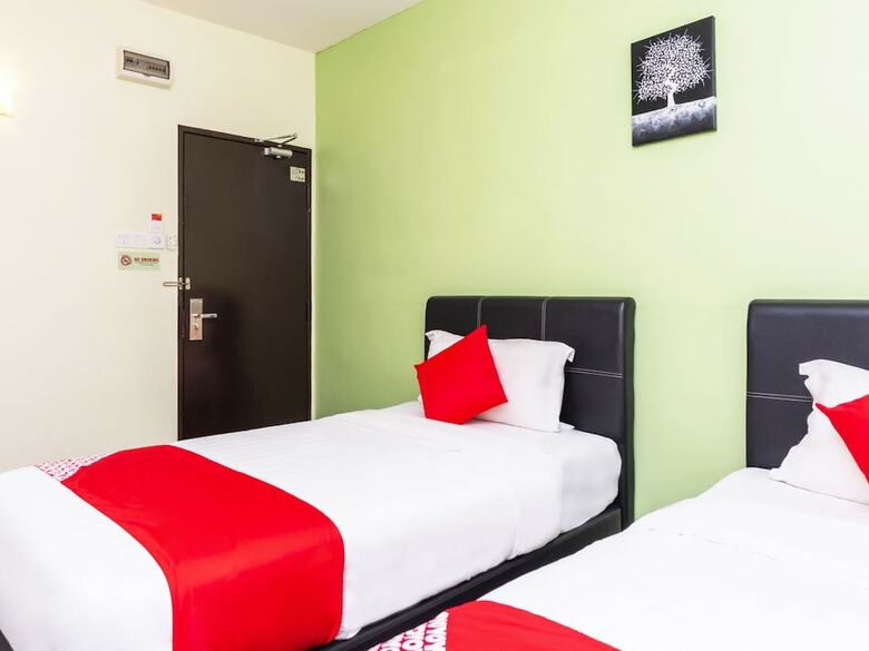 Oyo 756 Muar City Hotel