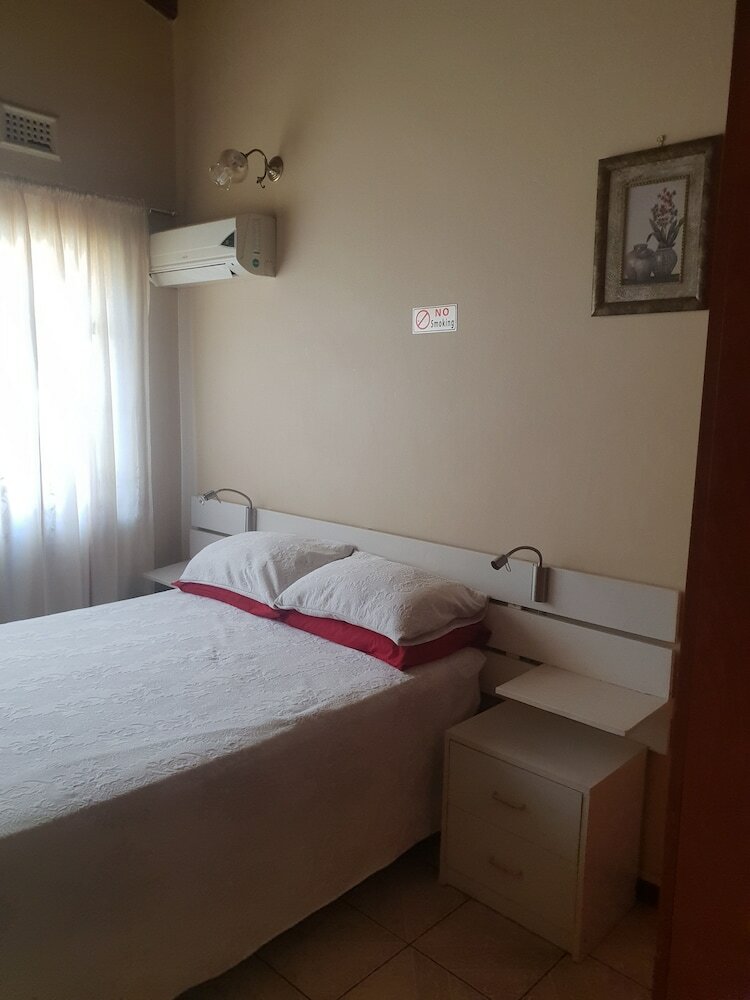 Hotel Iqhayiya Guest House