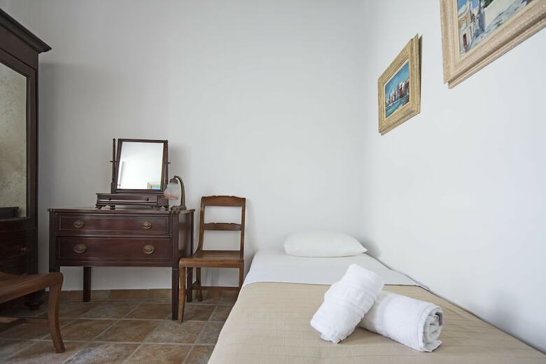 Villa Erato Traditional Town House