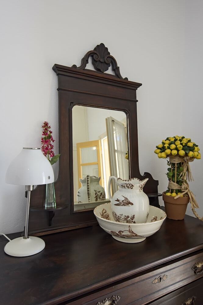Villa Erato Traditional Town House