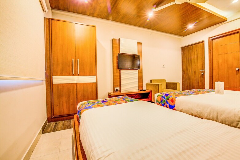 Fabhotel Empark