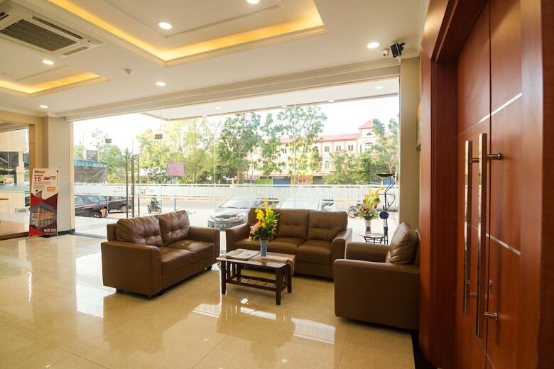 Blitz Hotel Batam Centre