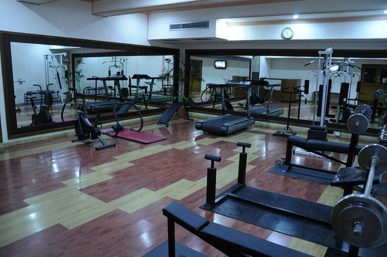 Regent Plaza Hotel & Convention Centre