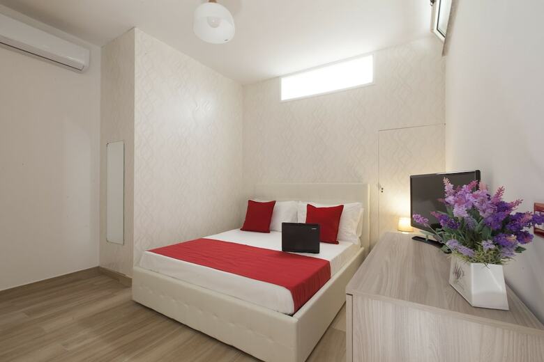 G&g Sorrento Apartments