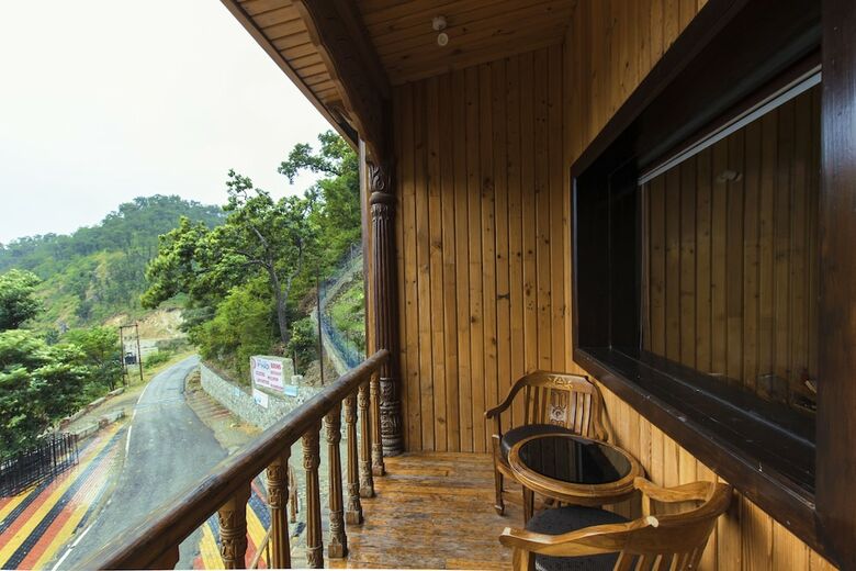 Hotel Crimson Park Residency-the Pahadi