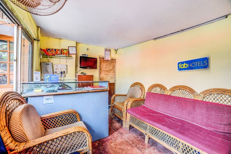 Hotel Fabexpress Purushottam Residency