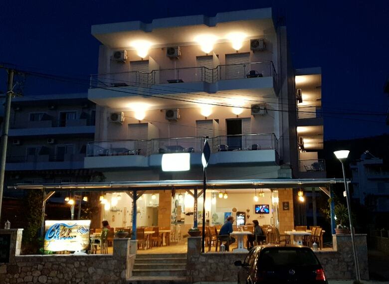 Golden Hotel