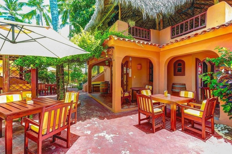 Aparthotel Los Corales Villas Ocean Front
