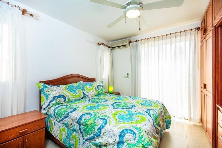Aparthotel Los Corales Villas Ocean Front