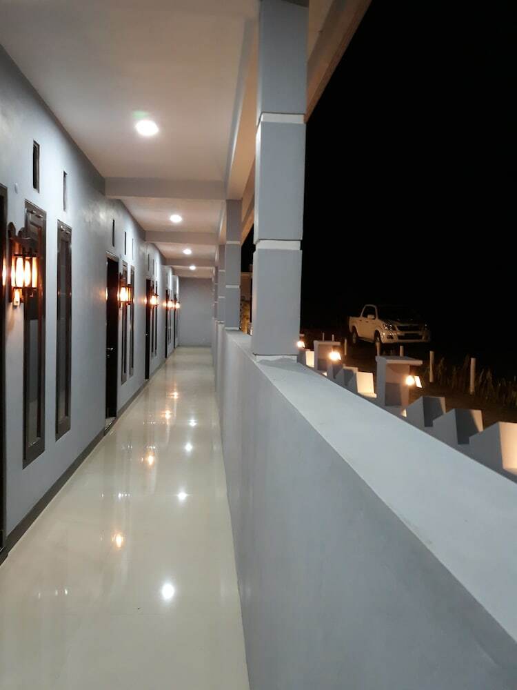 Hotel Saputra View Bromo Homestay