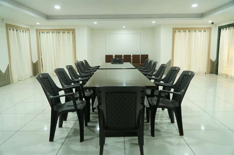 Apartamento Neel Kanth Motels & Hotel